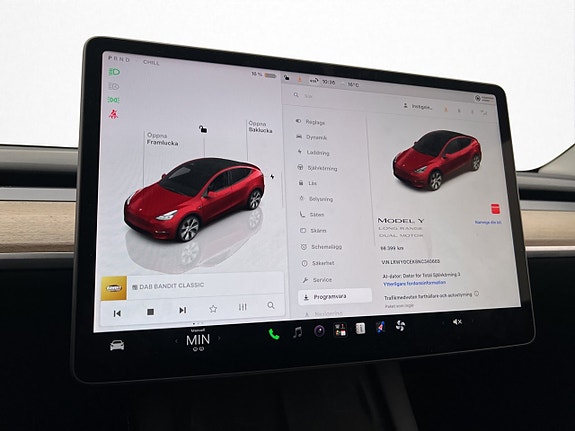 Tesla Model Y 23 of 30