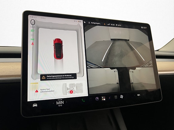 Tesla Model Y 17 of 30