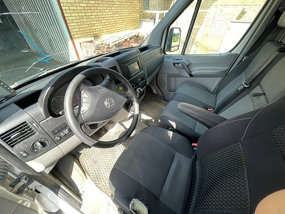 Volkswagen Crafter 2 of 5