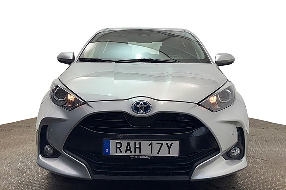 Toyota Yaris 3 of 27