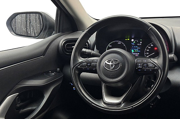 Toyota Yaris 16 of 27