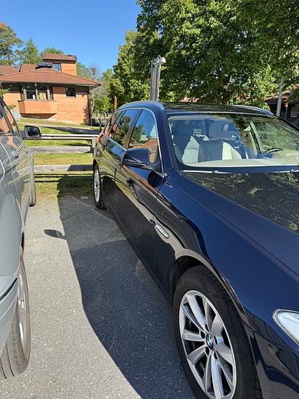 BMW 520d 3 of 5