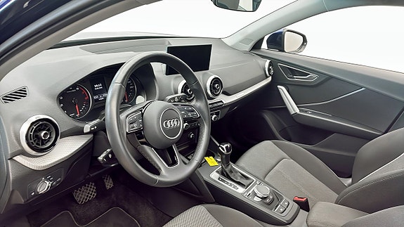 Audi Q2 7 of 12
