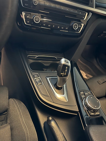 BMW 318d 13 of 27