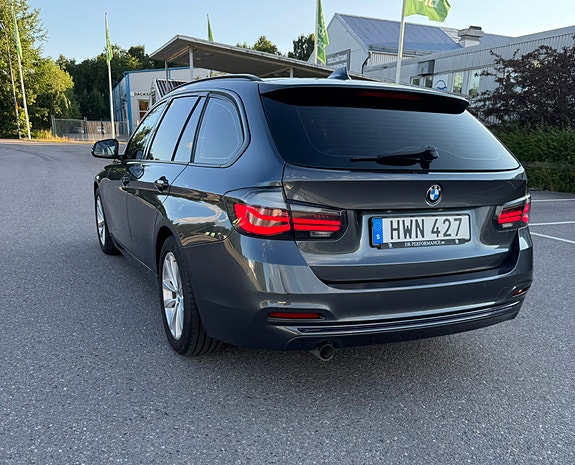 BMW 318d 5 of 5