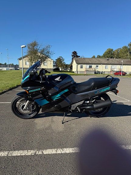 Honda CBR 1000F 5 of 5