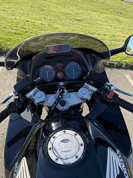 Honda CBR 1000F 4 of 5