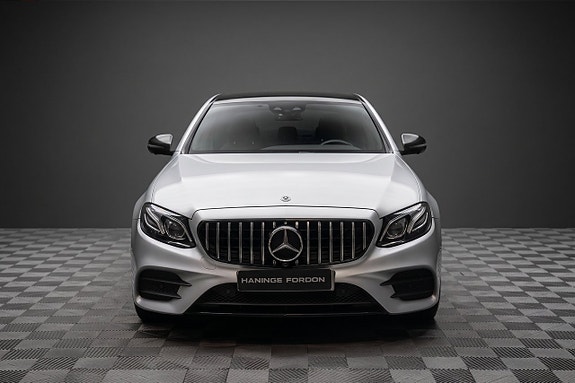 Mercedes-Benz E220 d 2 of 5