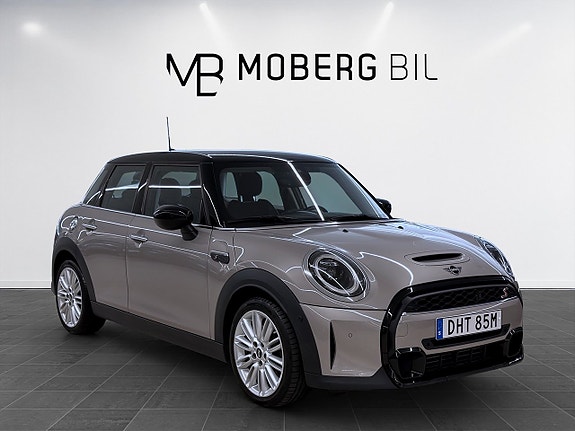 MINI Cooper S 3 of 5