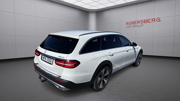 Mercedes-Benz E220 5 of 13