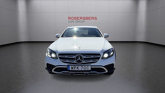 Mercedes-Benz E220 8 of 13