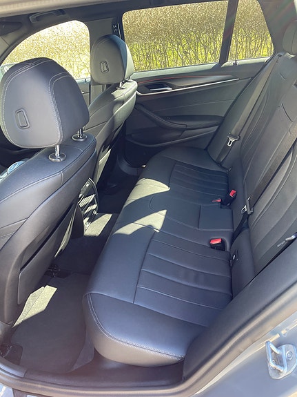 BMW 530e 4 of 5