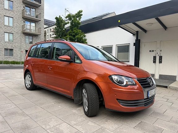 Volkswagen Touran 5 of 5