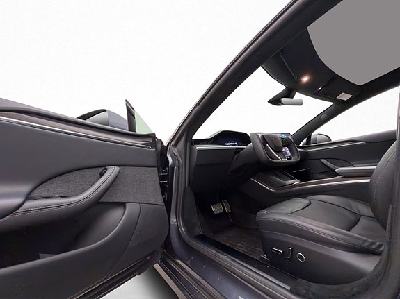 Tesla Model S 10 of 30