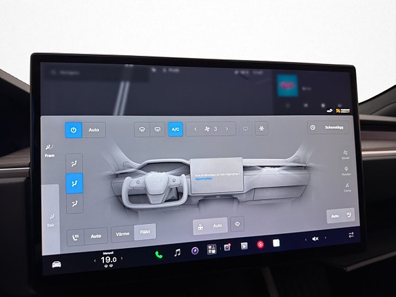 Tesla Model S 24 of 30