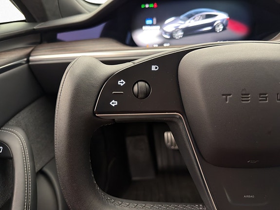 Tesla Model S 13 of 30