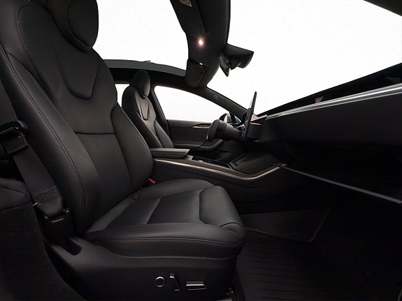 Tesla Model S 27 of 30