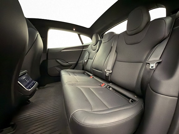 Tesla Model S 30 of 30