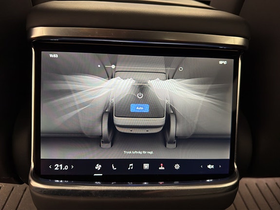 Tesla Model S 29 of 30