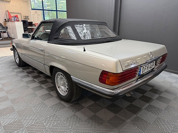 Mercedes-Benz SL-Klass 4 of 5