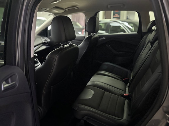 Ford Kuga 10 of 12