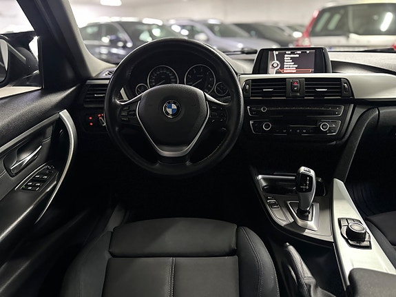 BMW 320d 12 of 14