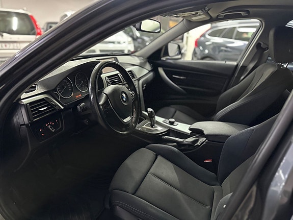 BMW 320d 11 of 14