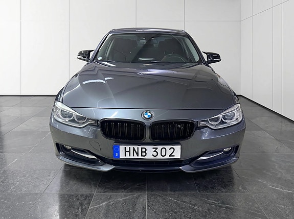 BMW 320d 2 of 14