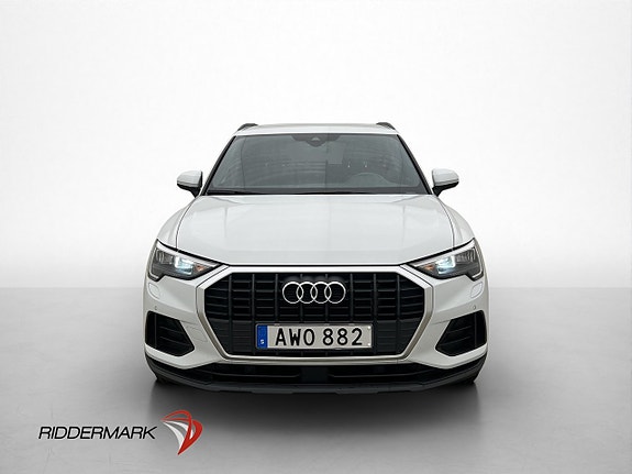 Audi Q3 2 of 5
