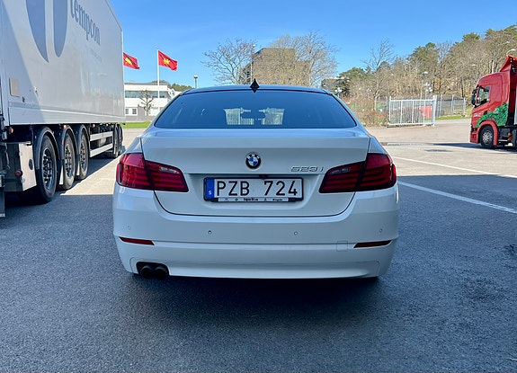 BMW 523i 5 of 5
