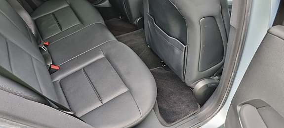 Mercedes-Benz E220 6 of 15