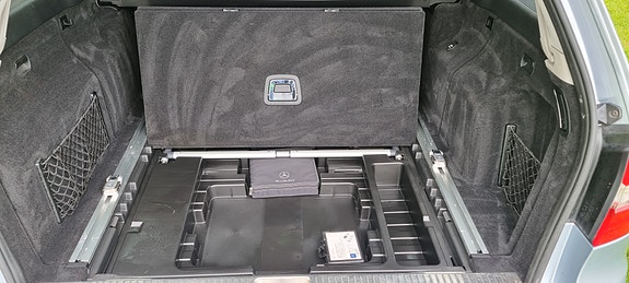 Mercedes-Benz E220 11 of 15