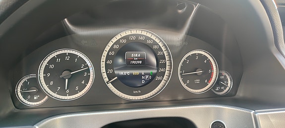 Mercedes-Benz E220 14 of 15