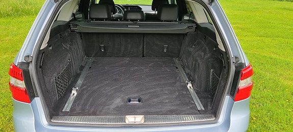 Mercedes-Benz E220 10 of 15
