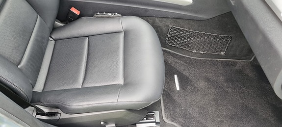 Mercedes-Benz E220 8 of 15