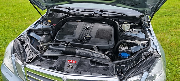Mercedes-Benz E220 12 of 15