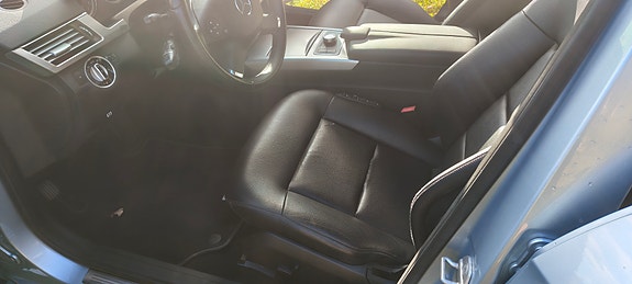 Mercedes-Benz E220 13 of 15