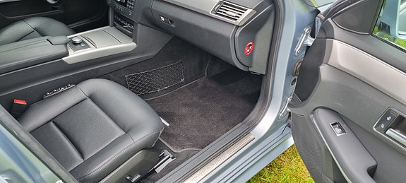 Mercedes-Benz E220 7 of 15