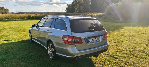 Mercedes-Benz E220 3 of 15