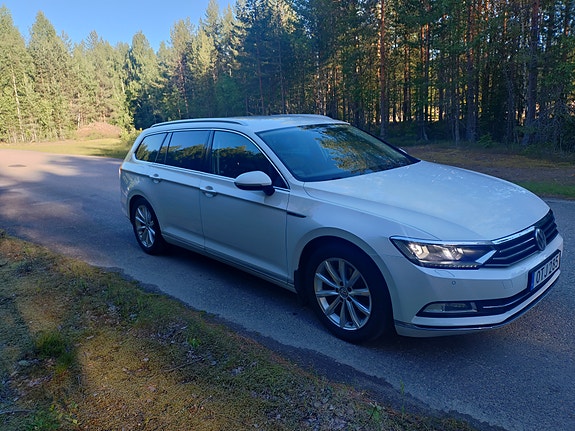 Volkswagen Passat 3 of 5