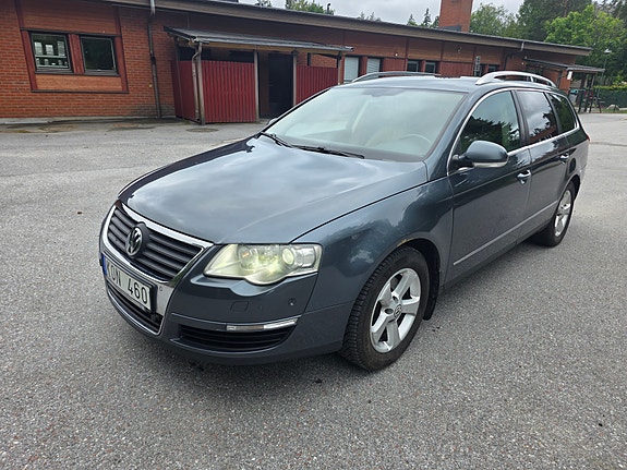 Volkswagen Passat 2 of 5