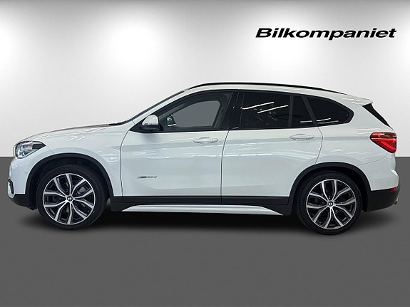 BMW X1 4 of 5