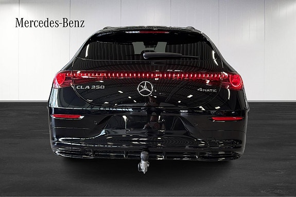 Mercedes-Benz CLA350 4 of 5