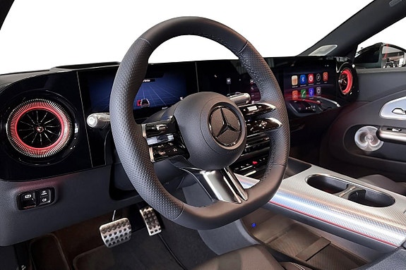 Mercedes-Benz CLA350 9 of 15