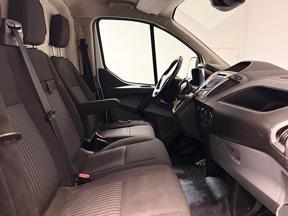Ford Transit Custom 12 of 20
