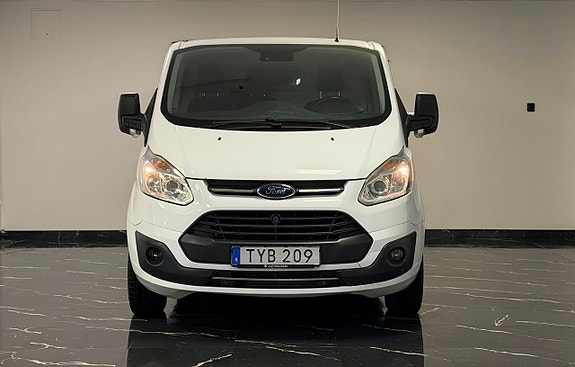 Ford Transit Custom 2 of 5