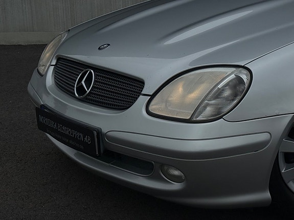 Mercedes-Benz SLK230 4 of 5