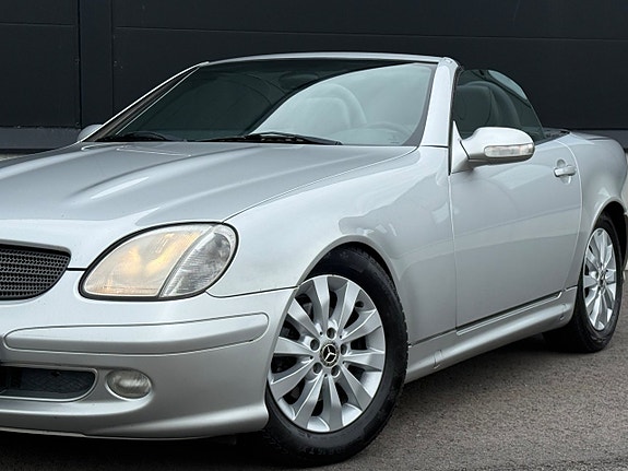 Mercedes-Benz SLK230 3 of 5
