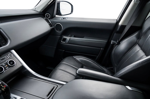 Land Rover Range Rover Sport 19 of 28