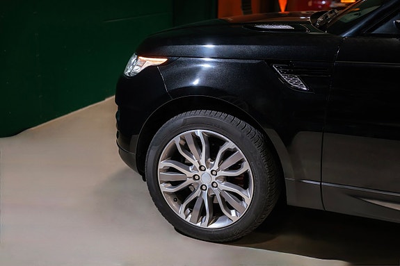 Land Rover Range Rover Sport 7 of 28